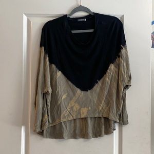 Long sleeve loose crop top